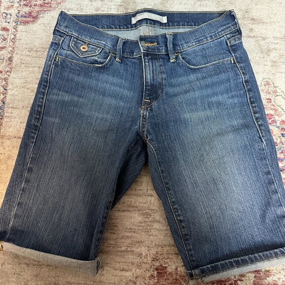 Old Navy Women's Denim Shorts Skirt Size 4 In Great Condition!!! - Picture 1 of 4